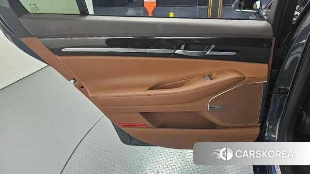 Genesis G90 id 4285184 из Кореи 17