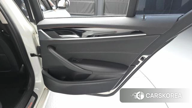 BMW 5 Series (G30) id 4742295 из Кореи 17