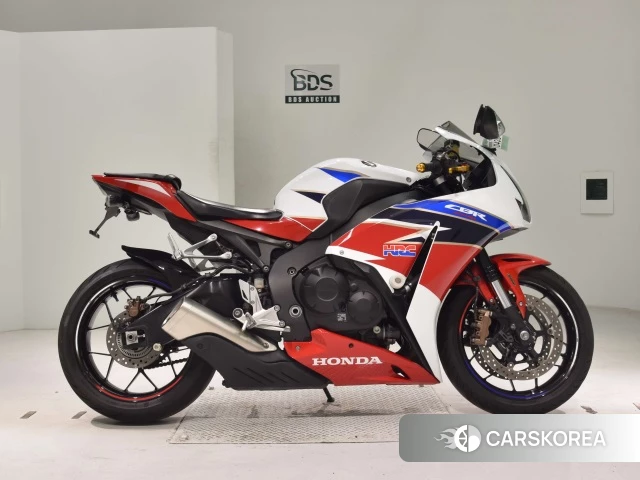 Проданный Honda CBR1000RR ABS 2017 из Японии