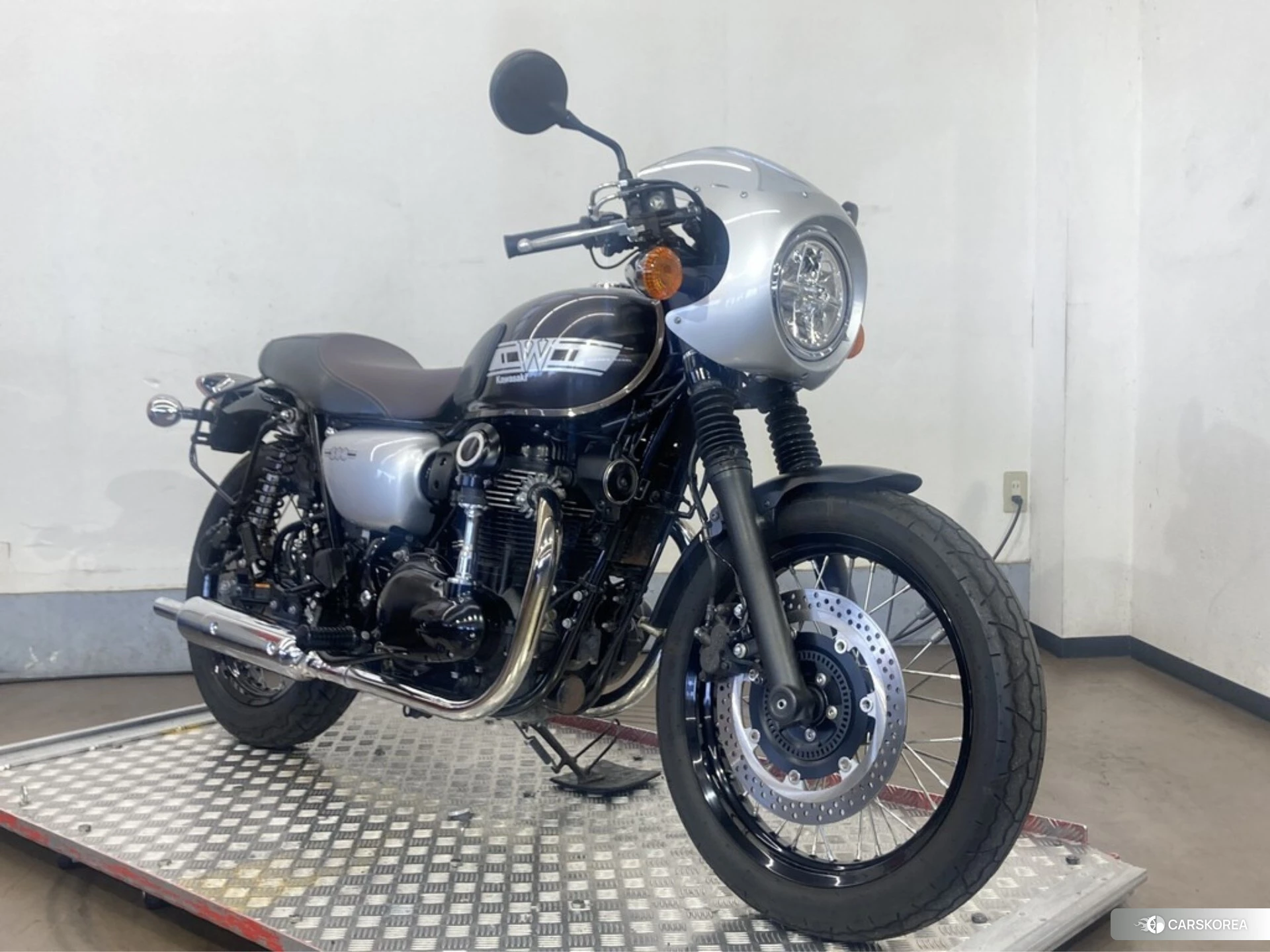Kawasaki W800 CAFE id 4374121 из Японии 17