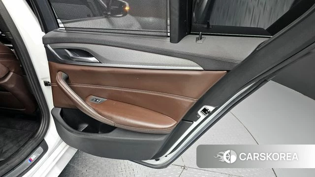 BMW 5 Series (G30) id 4294658 из Кореи 17