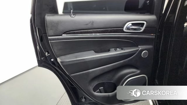 Jeep Grand Cherokee id 4268585 из Кореи 17