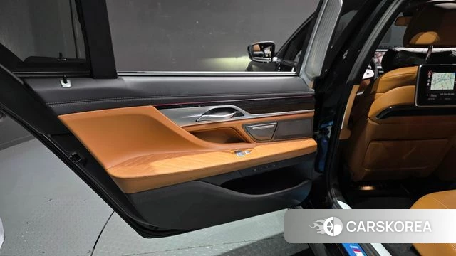 BMW 7 Series (G11) id 4446201 из Кореи 17
