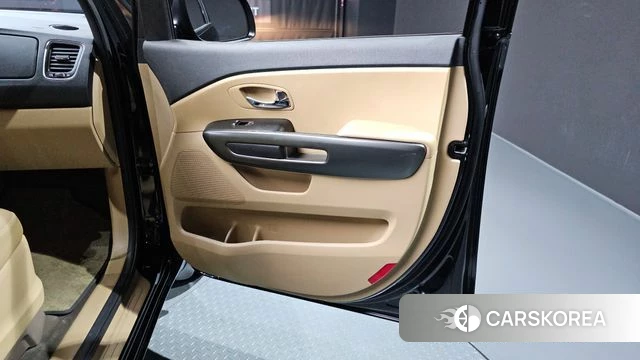 Kia The New Carnival id 4483104 из Кореи 17