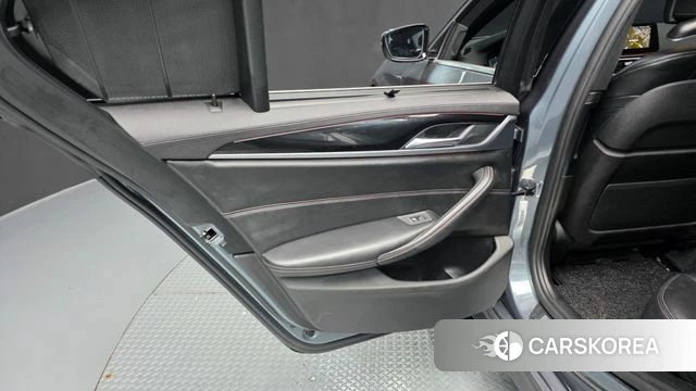 BMW 5 Series (G30) id 4188265 из Кореи 17