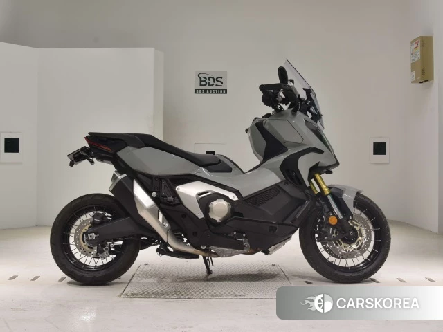 Проданный Honda X-ADV 750 2023 из Японии