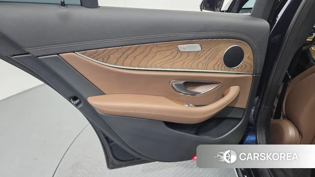Mercedes-Benz E-Class W213 id 4415359 из Кореи 17