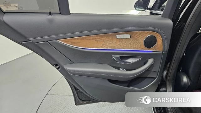 Mercedes-Benz E-Class W213 id 4293861 из Кореи 17
