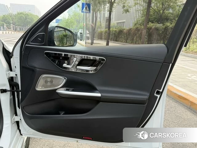 Mercedes-Benz Class C id 4256467 из Китая 17