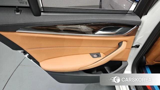 BMW 5 Series (G30) id 4202080 из Кореи 17