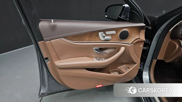 Mercedes-Benz E-Class W213 id 4625974 из Кореи 17