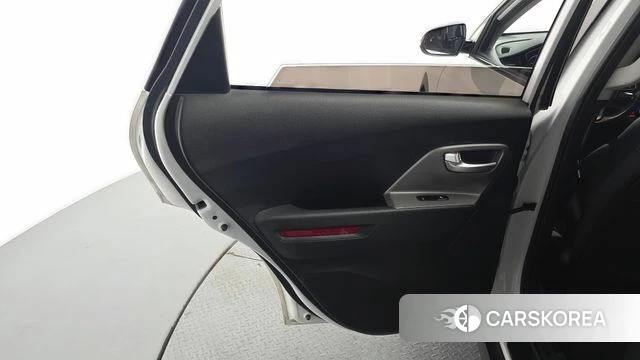 Kia Niro Plus id 4631165 из Кореи 17