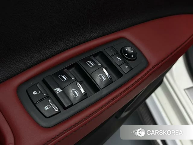 Maserati Ghibli id 4213912 из Китая 17