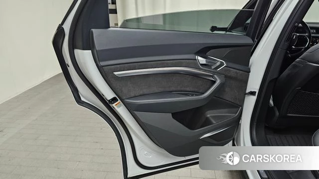 Audi e-Tron id 4636795 из Кореи 17