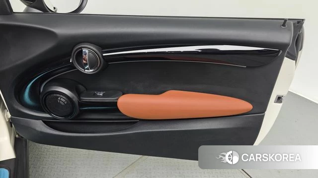 Mini Cooper S Convertible id 4631959 из Кореи 17