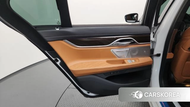 BMW 7 Series (G11) id 4201929 из Кореи 17