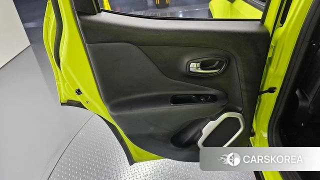 Jeep Renegade id 4610330 из Кореи 17