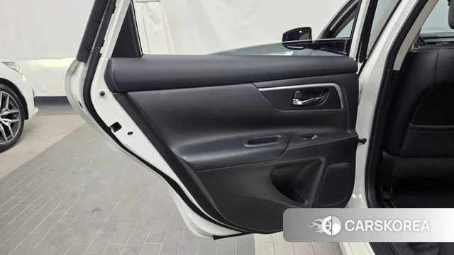 Nissan Altima id 4652189 из Кореи 17