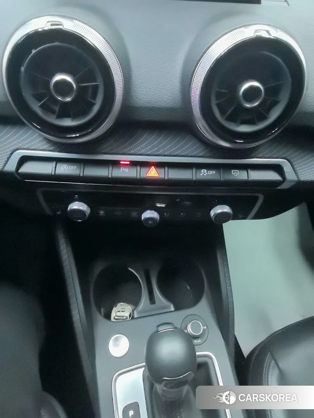Audi Q2L id 4214525 из Китая 17
