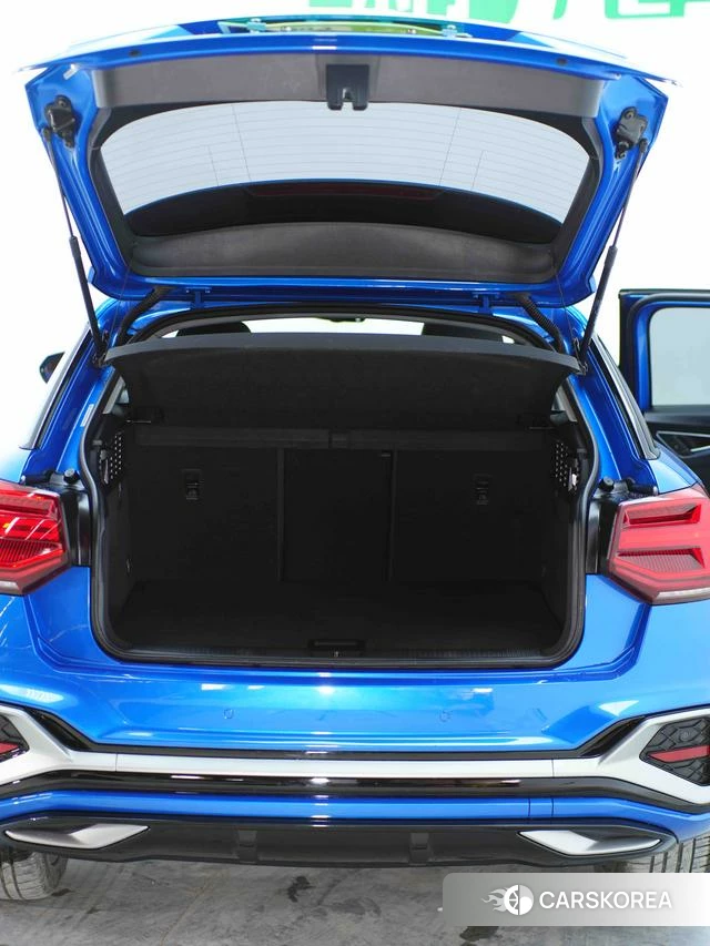Audi Q2L id 4279249 из Китая 17