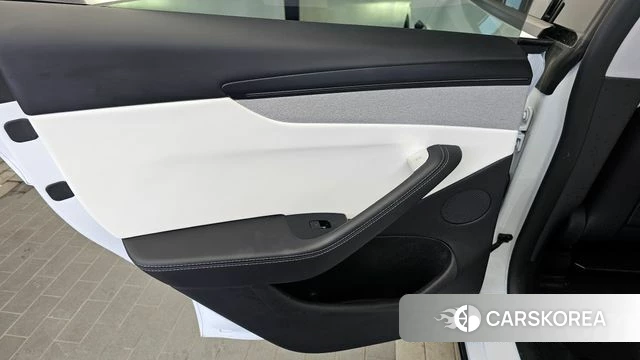 Tesla Model Y id 4474197 из Кореи 17