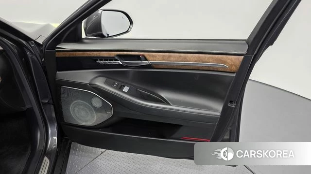 Genesis G90 id 4625904 из Кореи 17