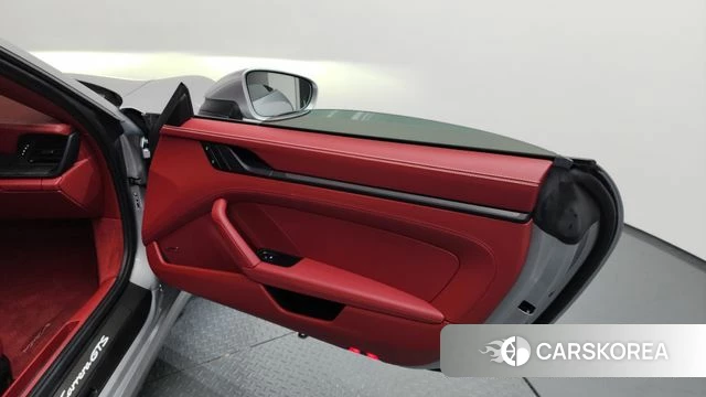 Porsche 911(992) id 4321601 из Кореи 17