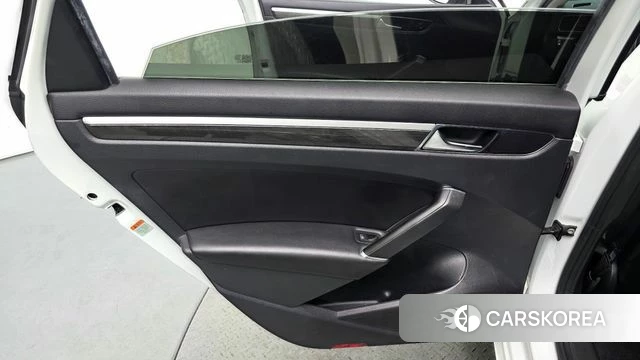 Volkswagen The New Passat id 4536498 из Кореи 17
