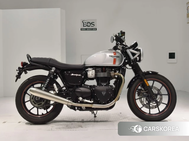 Проданный Triumph STREET TWIN 2017 из Японии