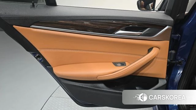 BMW 5 Series (G30) id 4702774 из Кореи 17
