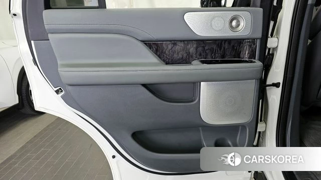 Lincoln Navigator 4th generation id 4396510 из Кореи 17