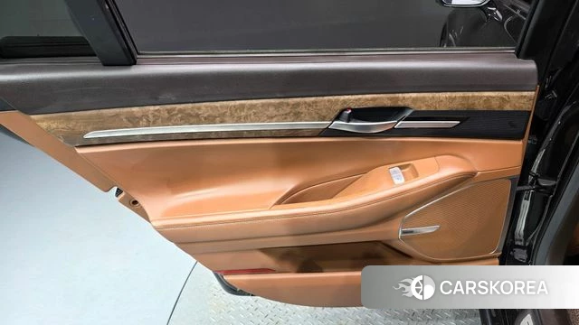 Genesis G90 id 4424602 из Кореи 17