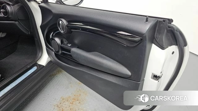 Mini Cooper Convertible id 4342845 из Кореи 17