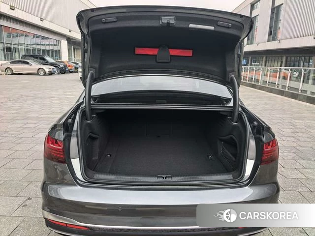 Audi A4L id 4290102 из Китая 17