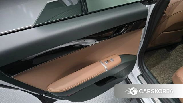 Hyundai Grandeur Hybrid (GN7) id 4921002 из Кореи 17