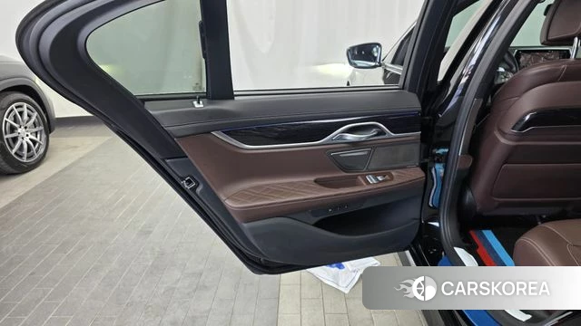 BMW 7 Series (G11) id 4250929 из Кореи 17