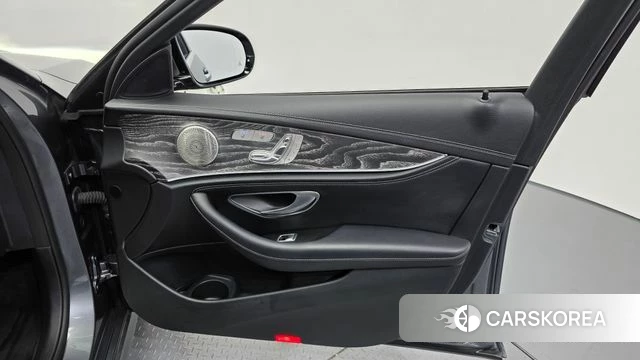 Mercedes-Benz E-Class W213 id 4735904 из Кореи 17