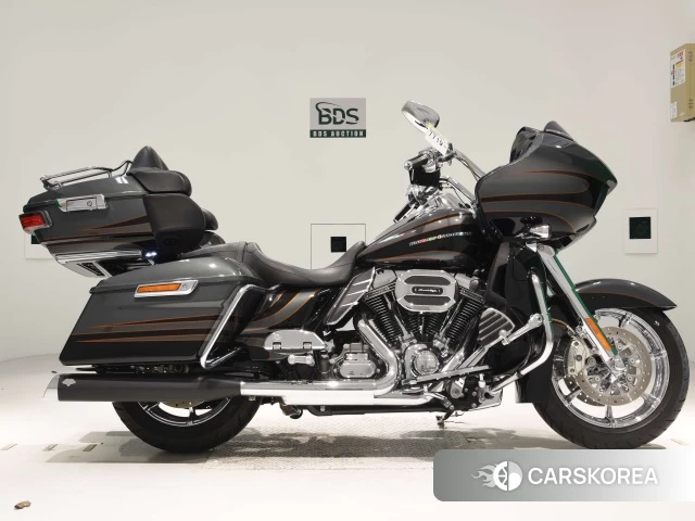 Проданный Harley-Davidson Road Glide FLTRUSE1800 CVO 2016 из Японии, фото 2