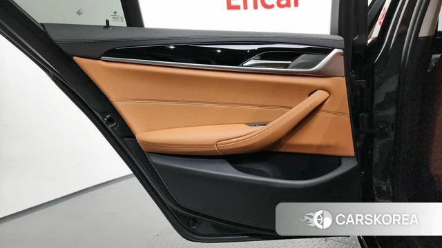 BMW 5 Series (G30) id 4384257 из Кореи 17