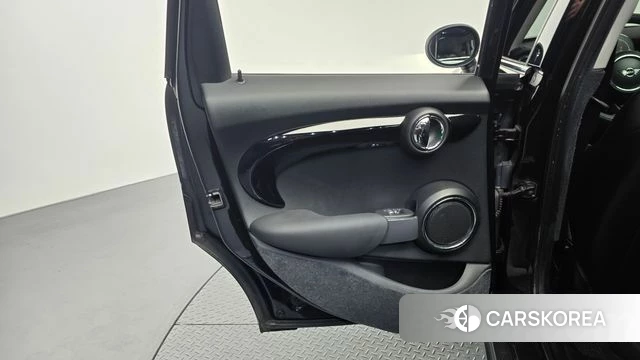 Mini Cooper S id 4836379 из Кореи 17