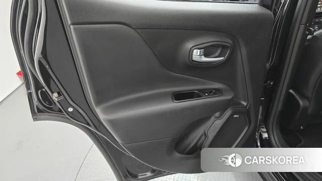 Jeep Renegade id 4395488 из Кореи 17