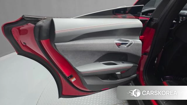 Audi RS e-Tron GT id 4415596 из Кореи 17