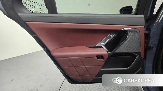 BMW 7 Series (G70) id 4585217 из Кореи 16
