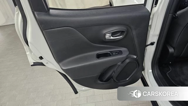 Jeep Renegade id 4428211 из Кореи 17