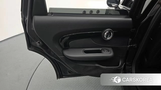 Mini Cooper D Clubman id 4614573 из Кореи 17