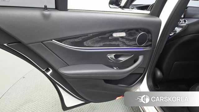 Mercedes-Benz E-Class W213 id 4557638 из Кореи 17