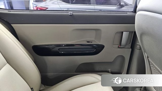 Kia All New Carnival id 4497022 из Кореи 17