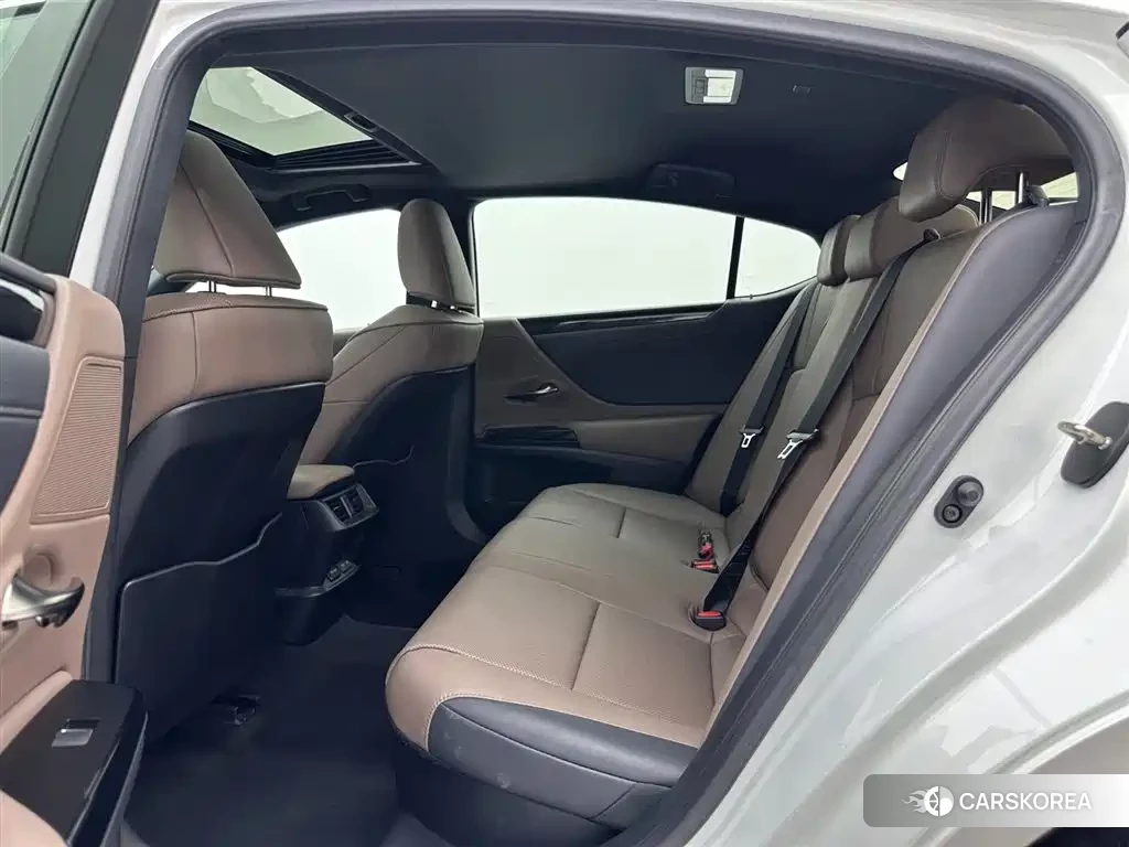 Lexus ES id 4539020 из Китая 17