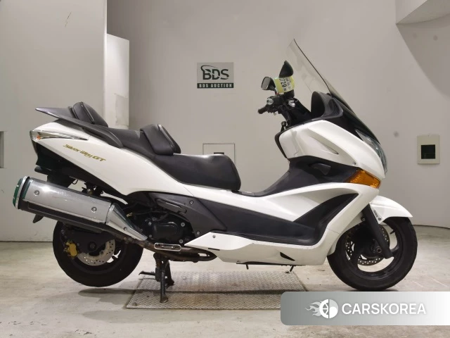 Проданный Honda SILVER WING 600 GT ABS 2011 из Японии, фото 2
