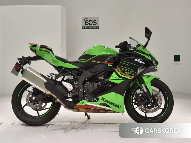 Проданный Kawasaki ZX-4RR 2023 из Японии